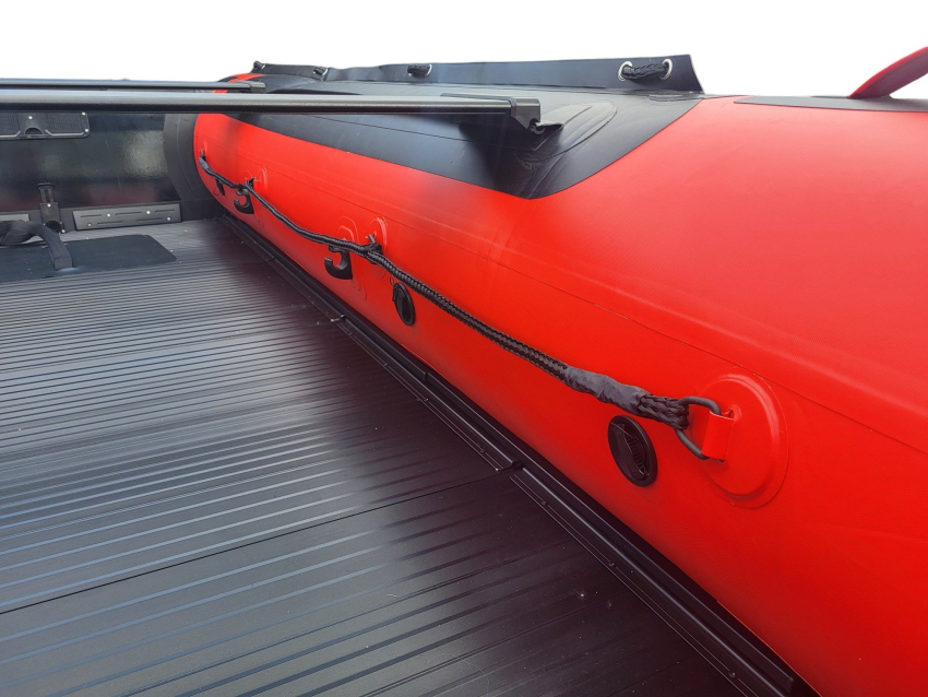 <strong>NEW: 420HDA SPORT RED</strong><br>INFLATABLE BOAT